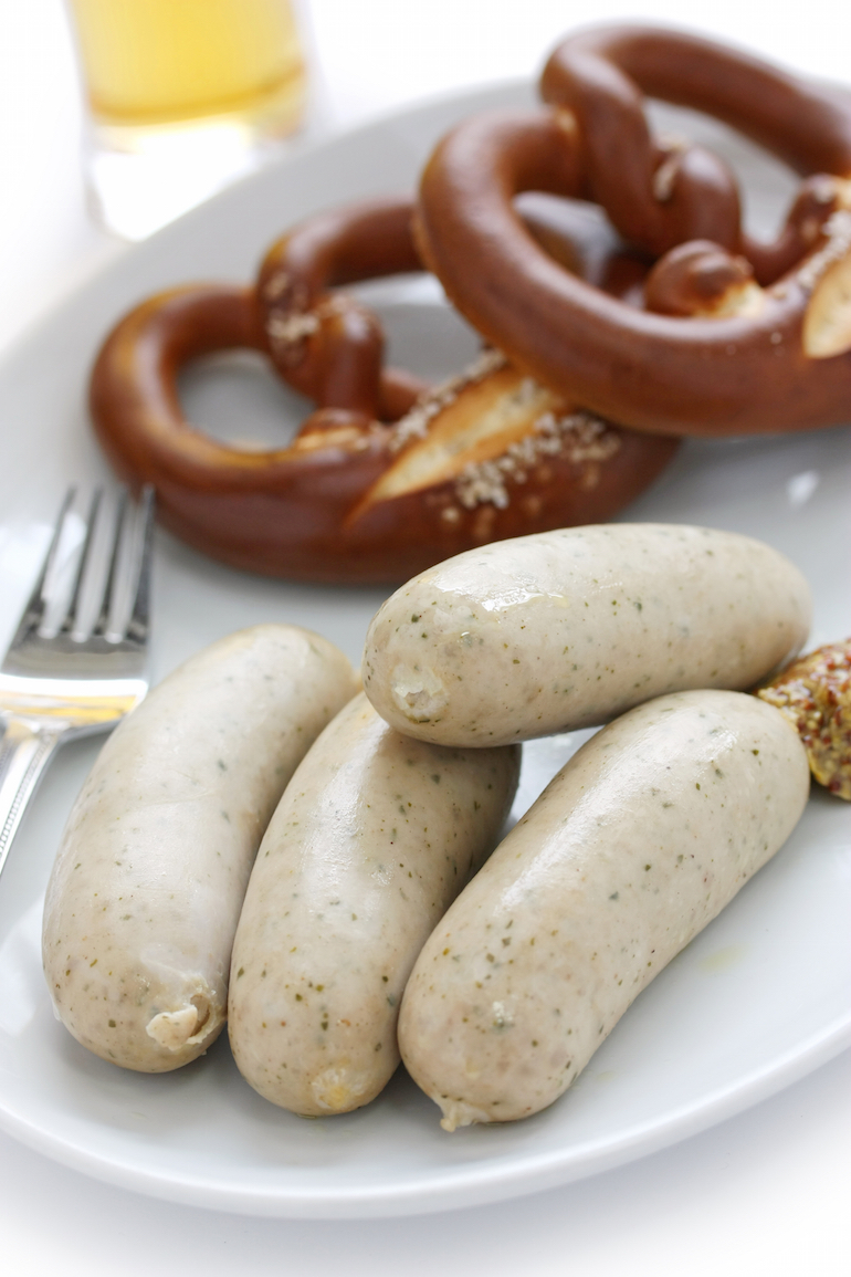 Münchener Spezialität: Weißwurst mit Brezn 
